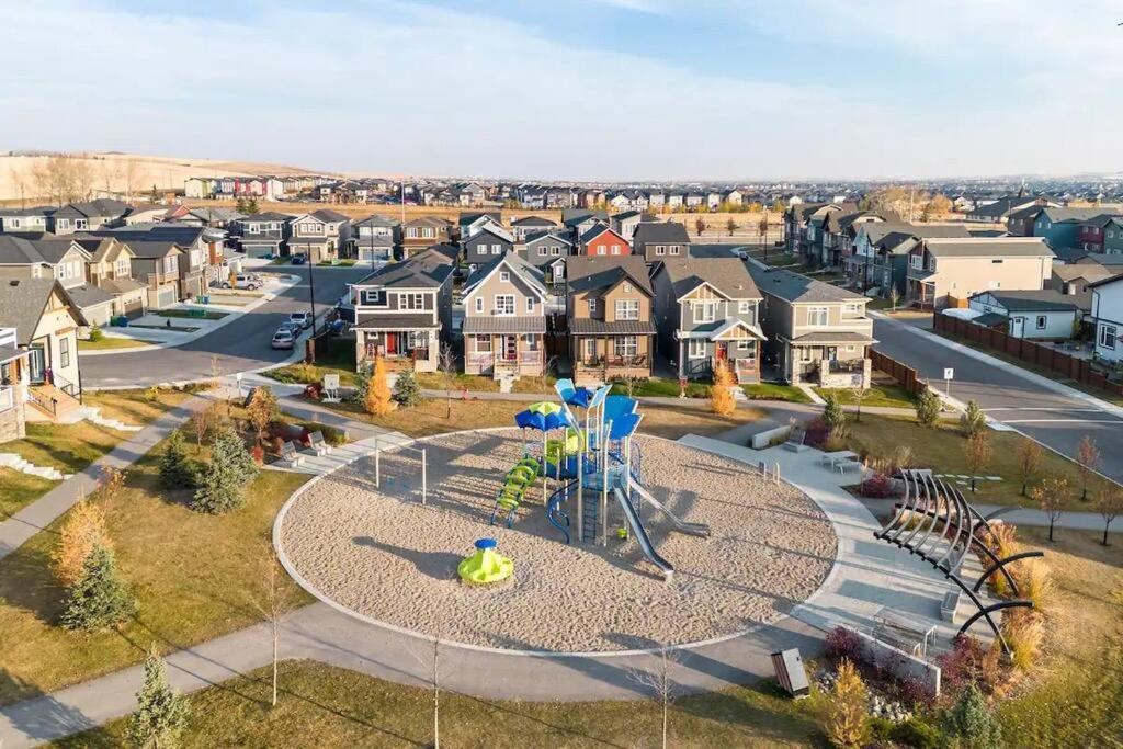 Cozy Suites In Calgary Area Balzac Eksteriør bilde